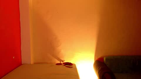 MoonLipson online show from December 2024 04:31:02 AM