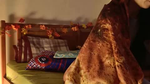 MoonLipson online show from November 2025 03:34:02 PM