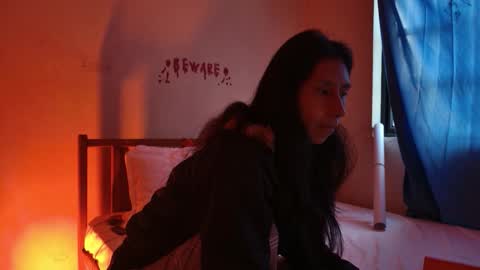 MoonLipson online show from December 2025 12:21:02 PM