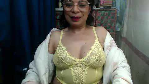 kelly online show from November 2025 04:45:02 AM