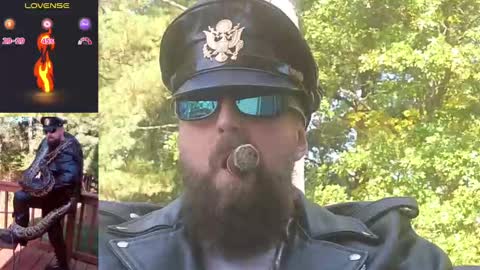 SMOKINsnakeEYEZ online show from October 2025 07:14:01 PM