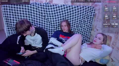 Tim and Lisa  Simon and Luna online show from February 2025 04:45:02 PM