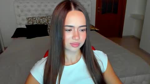 Beata online show from September 2025 04:30:02 PM