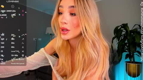 MAYRA   online show from December 2024 08:04:02 PM