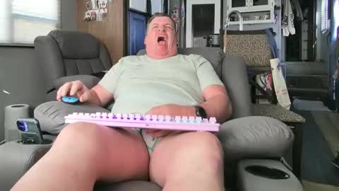 mmmthatsfunnn online show from January 2026 06:33:02 PM