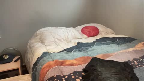 MNTuiLa online show from January 2026 02:32:02 PM