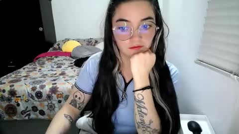 Snapshot of mocca_117 chatting on December 2025 03:44:02 AM Sam online show from December 2025 03:44:02 AM