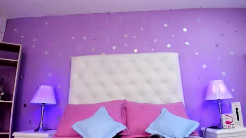 Sophia  online show from December 2025 07:32:01 PM