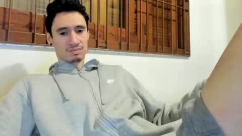 Snapshot of moderdelier chatting on December 2024 02:02:01 AM DigBreed online show from December 2024 02:02:01 AM