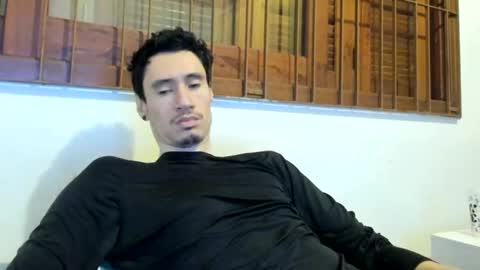 Snapshot of moderdelier chatting on December 2024 02:30:02 AM DigBreed online show from December 2024 02:30:02 AM