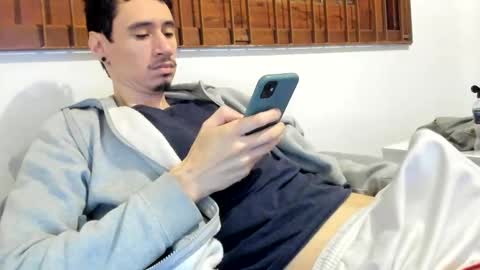 Snapshot of moderdelier chatting on December 2024 03:55:01 PM DigBreed online show from December 2024 03:55:01 PM