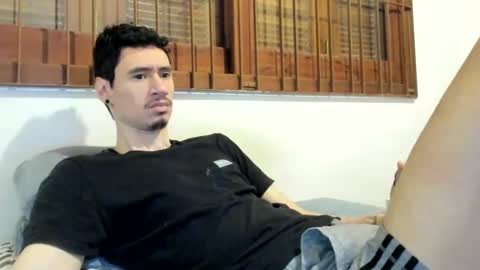 Snapshot of moderdelier chatting on December 2024 11:15:02 AM DigBreed online show from December 2024 11:15:02 AM