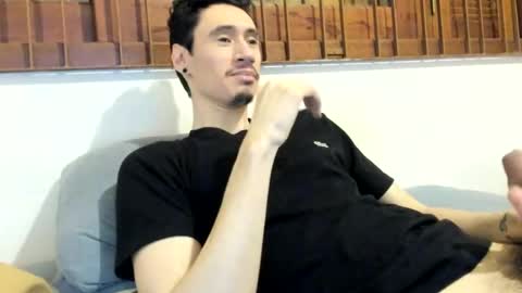 Snapshot of moderdelier chatting on December 2024 11:49:01 PM DigBreed online show from December 2024 11:49:01 PM