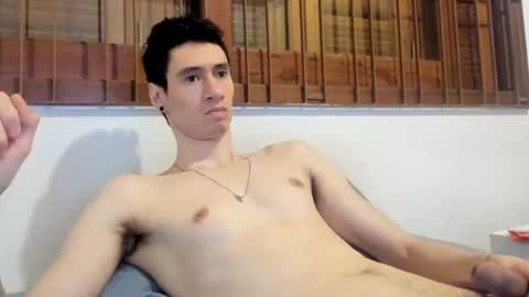 Snapshot of moderdelier chatting on January 2025 02:52:01 AM DigBreed online show from January 2025 02:52:01 AM