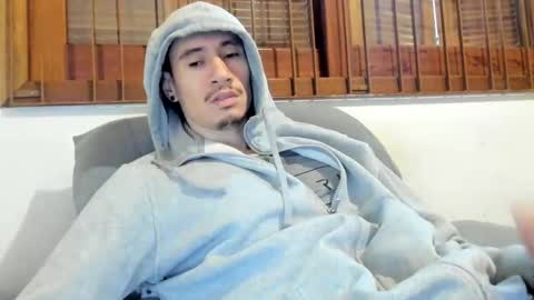 Snapshot of moderdelier chatting on September 2025 05:13:02 PM DigBreed online show from September 2025 05:13:02 PM