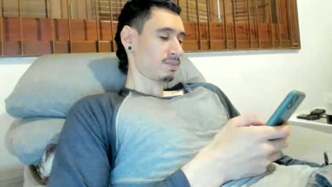 Snapshot of moderdelier chatting on October 2025 08:29:01 PM DigBreed online show from October 2025 08:29:01 PM