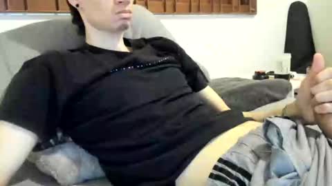 Snapshot of moderdelier chatting on October 2025 08:14:02 PM DigBreed online show from October 2025 08:14:02 PM