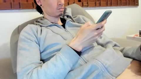 Snapshot of moderdelier chatting on October 2025 02:51:02 PM DigBreed online show from October 2025 02:51:02 PM