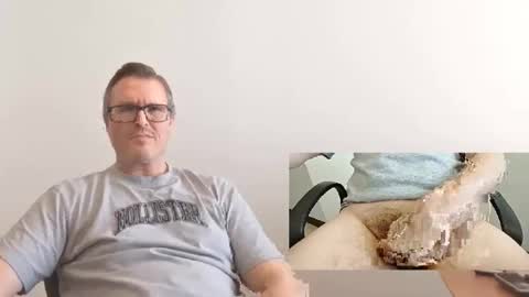 Snapshot of moe_001 chatting on October 2025 05:36:02 PM Moe online show from October 2025 05:36:02 PM