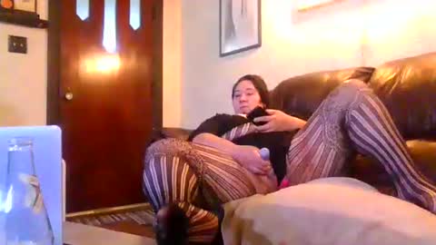 Snapshot of moeblick chatting on October 2025 07:43:01 PM moeblick online show from October 2025 07:43:01 PM