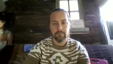 Snapshot of moi9876543210 chatting on November 2025 10:14:02 AM Julien online show from November 2025 10:14:02 AM