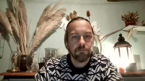 Snapshot of moi9876543210 chatting on November 2025 09:13:01 PM Julien online show from November 2025 09:13:01 PM