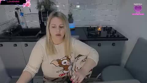 erika online show from December 2025 07:25:02 AM