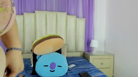 Hey Guys  Im Mollie online show from December 2024 12:12:01 PM