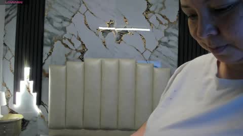 Hey Guys  Im Mollie online show from April 2026 12:29:02 PM