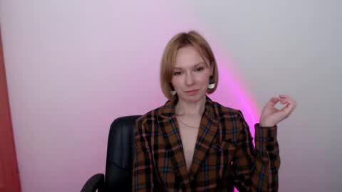 mollilove online show from May 2026 09:37:01 AM
