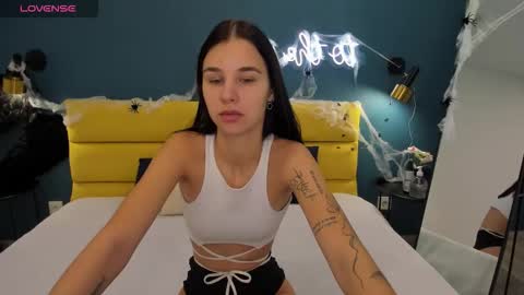 Molly  online show from October 2025 01:53:02 AM