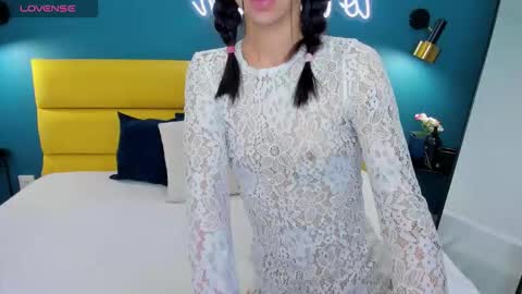 Molly  online show from November 2025 02:04:02 AM