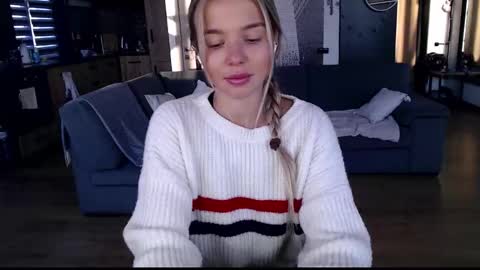 Snapshot of molly_bell chatting on January 2026 01:27:02 PM Molly online show from January 2026 01:27:02 PM