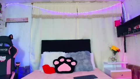 Snapshot of molly_bick chatting on June 2026 11:40:01 PM Molly Bick online show from June 2026 11:40:01 PM