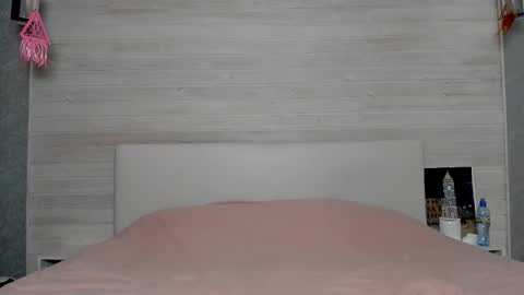 Molly Hunt online show from September 2025 02:55:02 AM