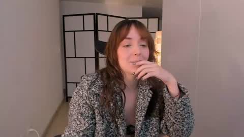 Snapshot of molly_marmalade_ chatting on June 2026 02:21:02 PM MOLLY online show from June 2026 02:21:02 PM