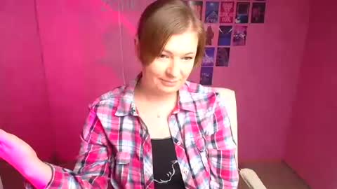 Molly online show from October 2025 01:01:02 PM