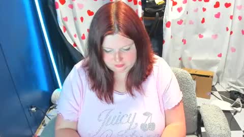 Snapshot of molly_moons chatting on July 2026 02:38:01 AM molly_moons online show from July 2026 02:38:01 AM