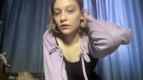 molly_poly online show from November 2025 11:10:02 AM