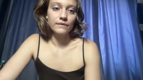 molly_poly online show from November 2025 11:42:01 AM