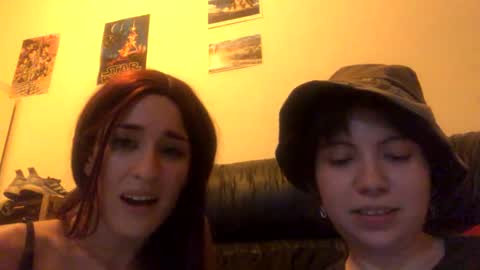 Snapshot of molly_popp chatting on January 2025 01:27:01 AM Molly Pop online show from January 2025 01:27:01 AM