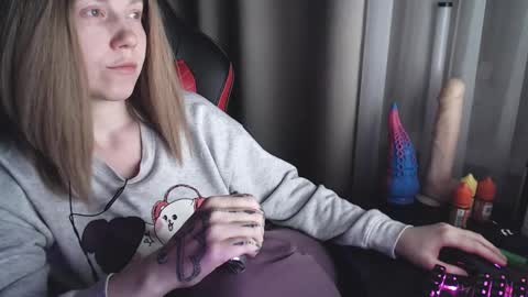 I have new photos come and see with love Molly online show from February 2025 09:38:01 PM