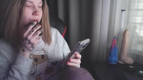 I have new photos come and see with love Molly online show from February 2025 06:54:02 AM