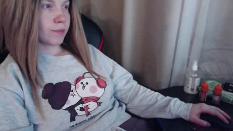 I have new photos come and see with love Molly online show from November 2025 10:54:01 PM