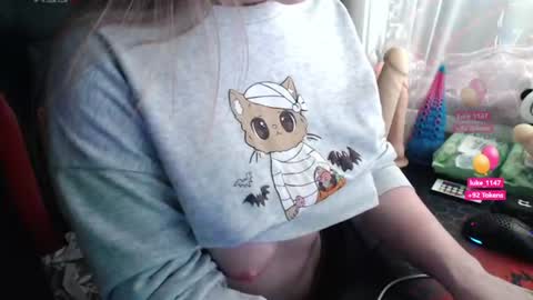 Snapshot of molly_royse chatting on June 2026 11:43:02 AM I have new photos come and see with love Molly online show from June 2026 11:43:02 AM