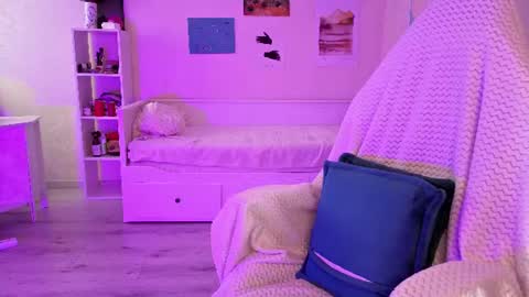 Molly online show from July 2026 02:59:01 PM
