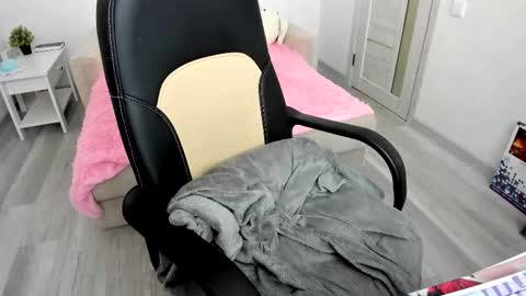 Snapshot of molly_sweetbaby chatting on September 2025 12:16:01 PM Ill tell you when were private online show from September 2025 12:16:01 PM