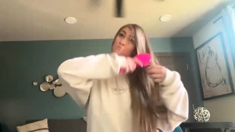 Snapshot of molly_theslut chatting on October 2025 06:49:02 PM molly_theslut online show from October 2025 06:49:02 PM