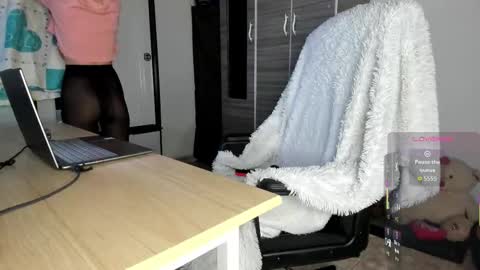 Molly  online show from February 2026 04:02:02 PM