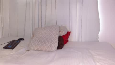  MOLLY  GUNSG online show from January 2025 10:01:01 PM